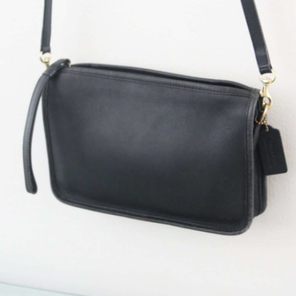 Classic Coach Crossbody Black Bag